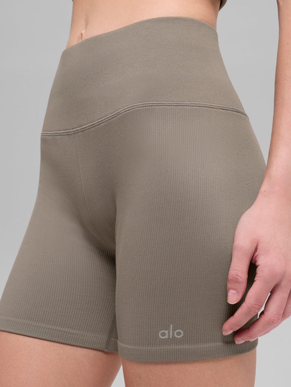(NWT) ALO 5" seamless ribbed favorite short in olive tree color - Picture 2 of 11
